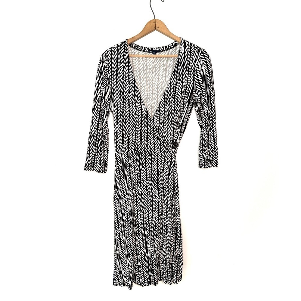 Gap | Black and White Dot Print Wrap Dress Size Medium